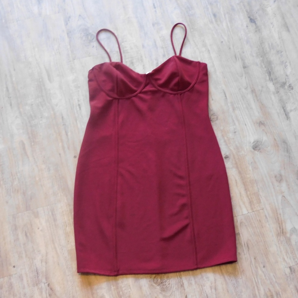 Burgundy body con dress